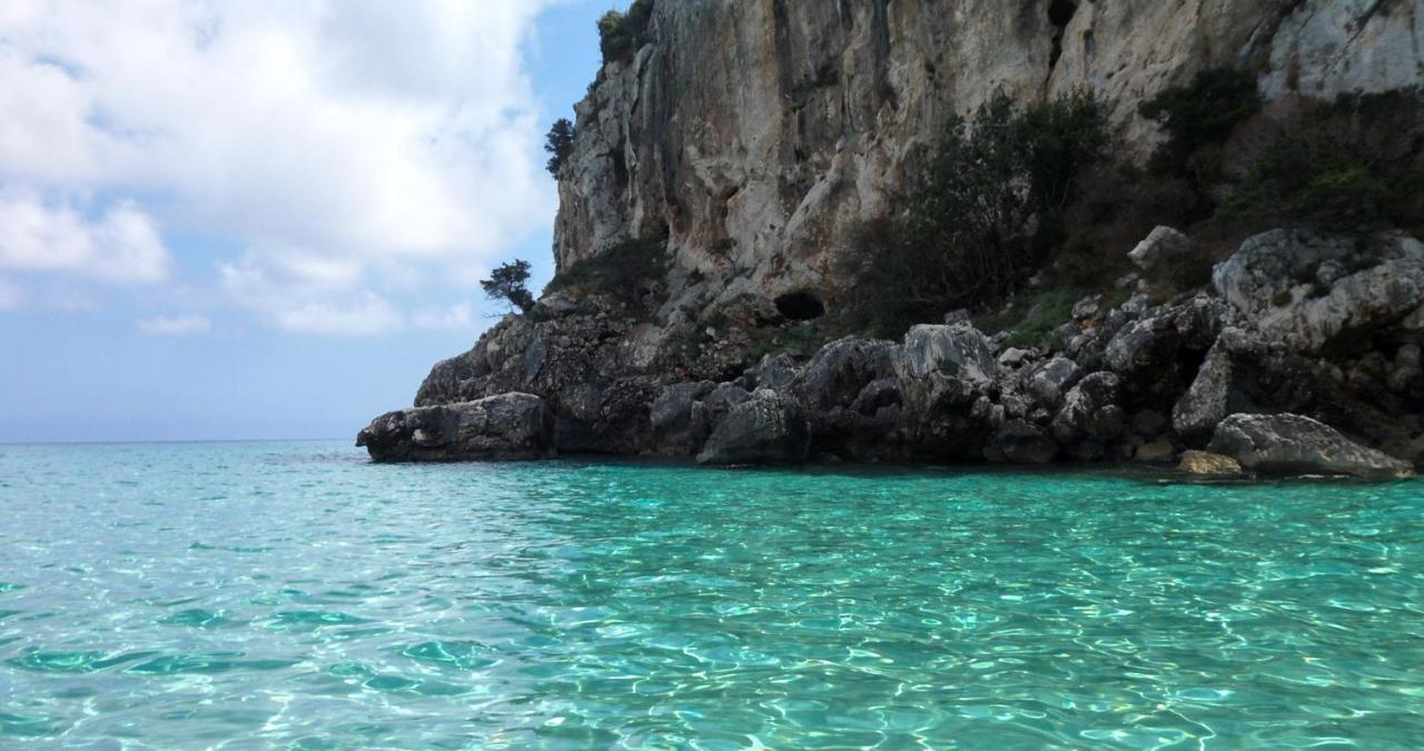 Appartamento Perla Verde, Wifi E Air Con Cala Gonone Eksteriør bilde